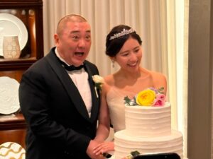Shingo Fujimori Instagram - 山さん、みきちゃん結婚おめでとうございます！

披露宴も二次会も最高に楽しかったです。

集まった人の多さや想いの強さに、改めてお二人が愛されているんだなぁと感じました！司会をしていた淳さんが涙ぐむシーンなんかはやられました😭

そして、あんなに笑った披露宴は初めてです！！

あっちゃんも楽しそうでした！！