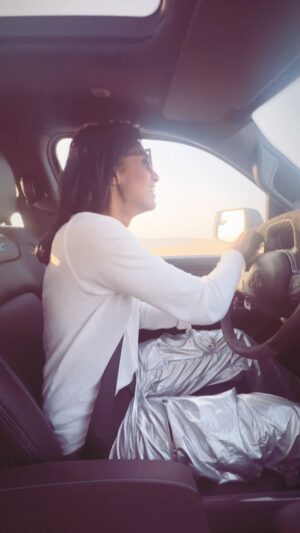 Shini Somara Instagram - I try navigating some sand dunes in a #dodgeram with a #v8 engine and 700 horsepower under my right foot.  Exhilarating is an understatement 😁 #700hp #dunebashing #dune