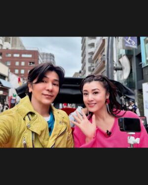 Shinji Takeda Instagram - 20¥4.4.24.『笑ってコラえて！』今年もお花見シーズンのハシゴの旅をお任せ頂き、桜の開花予定日に撮影がございました🌸…しかし、放送をご覧頂いた通り、桜のほうがちょっとシャイだったようで、残念ながらまだツボミでした💦　まぁ、それもそのはず、藤原紀香さんがいらっしゃったら、そりゃ引っ込み思案にもなりますね^_^ 条件は生憎でしたが、たくさんの方々に出会えて、色々な人生に触れられて、最高の花見酒になりました🍶 ご一緒させて頂いた皆様、楽しい時間をありがとうございました٩(^‿^)۶ #笑ってコラえて #笑コラ #ハシゴの旅 #藤原紀香 さん #武田真治