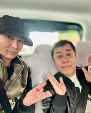 Shinji Takeda Instagram - 2023.12.30.テレビ東京にて『#芸能界オールスター草野球2023 』に出演させて頂きました📺 野球はほとんどやったことなかったのですが、今年WBCをテレビで観て「やってみたいなぁ~」って思っていたところに#岡村隆史 さんからの誘いかあり挑戦することができました⚾️ 10日前からキャッチボールとバッティングセンターに通い、本番ではツーベースヒットを打つことができました❗️結果チームは負けちゃったけど、野球って楽しいですねー‼️また来年も参加したいなー٩(^‿^)۶
撤収の早い濱口優兄さんとは写真撮れなかったのが残念でしたが、岡村さんとは同じタクシーで帰りました^_^
始球式にダッシュマンリレーに代走にと大活躍だった#宮城弥生 さんは、WBCでも登板したオリックス・バッファローズの宮城大弥投手の妹さんで同じホリプロ所属なんです☆ 皆さん応援よろしくお願いします‼︎ #武田真治