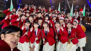Shinji Takeda Instagram - 2023.12.24. クリスマスイブの日に#エスコンフィールドHOKKAIDO でプロのアーティストから小学生、高校生まで様々な音楽を楽しむイベント｢#みんなのXmas音楽祭」が開催されました🎄　華やかで、時に厳かな素晴らしい内容で、ラストには、Fビレッジの夜空にXmas色に彩られた花火、約1,000発が打ち上がり思い出深い時間となりました❗️ご来場頂いた皆様、本当にありがとうございました☆

一緒に音楽を奏でることができた出演者の皆さんをできるだけご紹介致します🎵
#大黒摩季 さん
#福原みほ さん #ざきのすけ。さん #鈴木愛奈 さん
#MOS さん #SITBand #札幌国際情報高校吹奏楽部 の皆さん #駒大苫小牧高等学校吹奏楽部 の皆さん #札幌白石高等学校吹奏楽部 の皆さん #HBC少年少女合唱団 の皆さん #HBCジュニアオーケストラ の皆さん
#HAMBURGER BOYS さん #瀬川あやか さん #THEBOYS&GIRLS さん #佐藤ミキ さん #NAQTVANE さん #LAUSBUB さん
#ひらまみきお さん #ビョーンアルコ さん #中野ミホ さん
#サックスマシーン精鋭部 21名
#DjDragon 
他にたくさんの方々、#ファイターズ 関係者様お疲れ様でした！！#武田真治