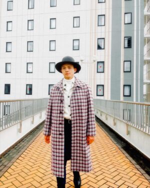 Shinnosuke Mitsushima Instagram - 日曜劇場【#さよならマエストロ】

愛するマエストロ・#西島秀俊 さん
全てのスタッフ・キャストの皆さん
そして、最後までドラマを応援してくれた視聴者の皆さん

本当にありがとうございました✨

みんなを支える妖精のようなマネージャー鏑木(カブちゃん)
演じることができて幸せでした。
これからのマエストロは僕にお任せください🧚

優しい音楽に包まれた日々は宝物。アパッシオナート！
また会える日を...さよならマエストロ♩