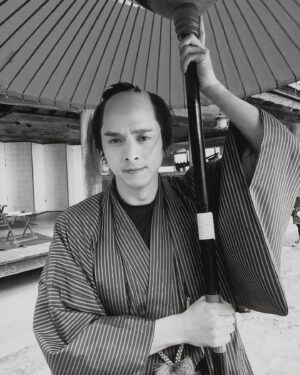 Shinnosuke Mitsushima Instagram - ⚔️久しぶりの時代劇⚔️

岡っ引き・六蔵親分

￣￣￣￣￣￣￣￣￣￣￣￣￣￣￣￣￣
★テレビ朝日ドラマプレミアム★
　　　宮部みゆき原作
　【#霊験お初 〜震える岩〜】

2024.05.04 明日よる9時〜放送！

￣￣￣￣￣￣￣￣￣￣￣￣￣￣￣￣￣