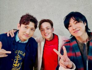 Shinnosuke Mitsushima Instagram - 🔴🟡#メシドラ🟡🔴

番組がスタートする時から
いつか来てほしいと願っていた
東方神起のおふたりがきてくれた。
まさかまさかの登場に震えが止まらなかった！

いつも素敵な笑顔で包んでくれる愛する兄さん達。
ありがとう！고마워요！

新たな思い出を胸に刻んで..🧚‍♂️✨
今度は晴れた空の下で会いましょ。

それにしてもプリクラの破壊力w

 ･.･ ･.･ ･.･ ･.･ ･.･ ･.･ ･.･ ･.･ ･.･ 
#동방신기 #東方神起 #TVXQ
#ユンホ #YUNHO #윤호 
#チャンミン #창민  #CHANGMIN
#bigeast 皆さんのおかげです。
 ･.･ ･.･ ･.･ ･.･ ･.･ ･.･ ･.･ ･.･ ･.･ 