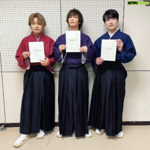 Shintaro Asanuma Instagram - 「声優朗読劇 #フォアレーゼン 岩手県一関文化センター公演～ #大槻玄沢 ～」にご来場くださった皆様、ありがとうございました！朗読はみっちり、トークはこってりなイベントで、うっかりちゃっかり楽しんでしまいました。もっとしっかりしなきゃなんですけど。

共演の田丸くん堀江くん、リュート演奏してくださった #高本一郎 さん、トークコーナーで司会をしてくださった #沼倉早紀 さん。ありがとうございました。

岩手の偉人を演じさせていただくのは、#石川啄木 #建部清庵 に続いて3人目。こうなってくると、 #希望郷いわて文化大使 を担う役者としては、是が非でも #宮沢賢治 や、盛岡藩出身の新撰組隊士 #吉村貫一郎 を演じなくてはという想いが湧きあがります。いかがでしょうか、岩手の偉い方。あ、 #八代拓 役の場合は、森久保さんにお譲りします。

#田丸篤志 #堀江瞬