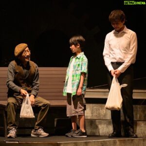 Shintaro Asanuma Instagram - 雨が降って始まって、雨があがると共に、舞台「 #いま会いにゆきます 」が終わりました。

本当に、あっという間の出来事だったような気がしています。

原作の市川先生。演出の金さん、プロデューサーの広瀬さん、すべての共演者、すべてのスタッフに感謝します。

そして、劇場に足を運んでくださったお客様皆さまに。優しい雨音のような拍手、本当にありがとうございました！

#いまあい2023 #shinkiro