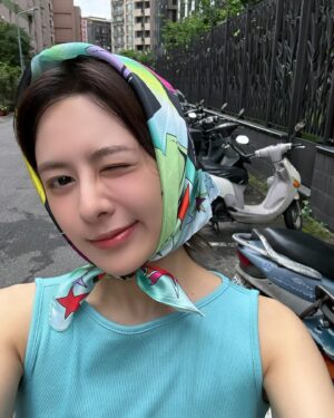 Shiny Yao Instagram - because it’s a rainy day🌧️