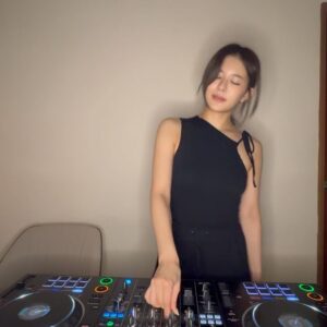 Shiny Yao Instagram - Sets link in bio🔗