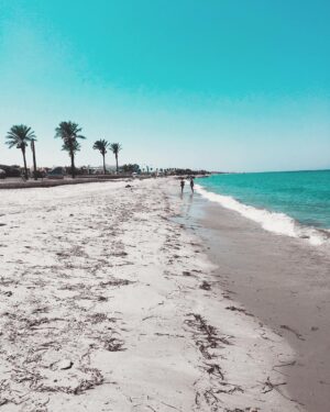 Shirley Lamy Instagram - Walk along the beach 🌊