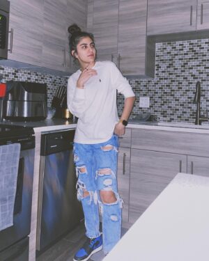 Shiva Pishdad Instagram - Only thing they can take from me is notes 📝
