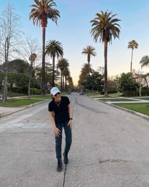 Shiva Pishdad Instagram - Just trying to pose like the girlies on the Baes trip 💅🏼
