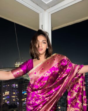 Shivani Jha Instagram - Hello, and welcome back to Diwali’s Next Top Model. 

Diwali light saree #shivanijha