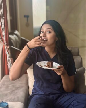 Shivani Rajashekar Instagram - Happy my day to me 🥳😬🧿
#happydoctorsday #happybirthday