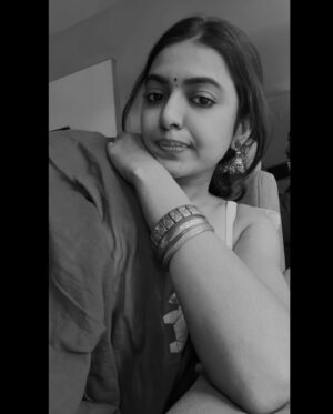 Shivani Rajashekar Instagram - 🖤🤍