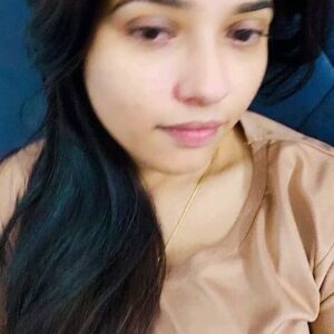 Shivanya Mehrara Instagram - Mummy ki baat suno 
#homeremedies #instareelsindia❤️ #instagram #influencer #reelitfeelit
