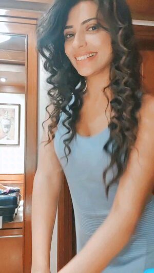 Shivanya Mehrara Instagram - #alavaikunthapurramuloo #buttabomma #telgu #actorlife #trending #selflove