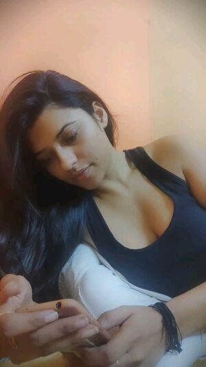 Shivanya Mehrara Instagram - #ｓｉｎｇｌｅ #independentwoman #trending