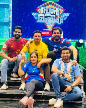 Shiyas Kareem Instagram - My boy friends 😜 @anopjohn @shiyaskareem @ameen_madathil @bineeshbastin ❤️