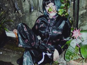 Shizu Mizuno Instagram - 事実・見せたろか警察
Photo: manimanium