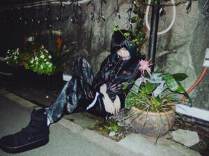 Shizu Mizuno Instagram - 事実・見せたろか警察
Photo: manimanium