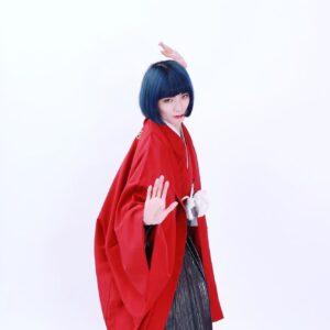 Shizu Mizuno Instagram - 即断からの速撮影。今回は分かりのある感じで「ジュリーのような感じを出していきたい」と言ったら全てを把握してくれたのでジェンダーレスとかは言わなくても大丈夫だった。