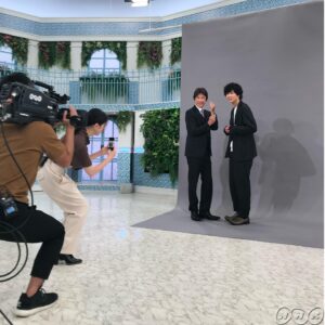 Sho Kiyohara Instagram - 僕のお願いで草刈さんと一緒に写真も撮っていただいて、なんと大吉さんも加わり撮っていただいて、カメラマンは桃子ちゃん。と、贅沢な時間でした。家宝！
僕も、照男も尊敬するお方…
本当に楽しかったです:)
終わりの近づいてきた#なつぞら も最後まで、どうぞよろしくお願いします:)