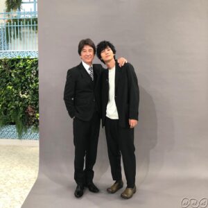 Sho Kiyohara Instagram - 僕のお願いで草刈さんと一緒に写真も撮っていただいて、なんと大吉さんも加わり撮っていただいて、カメラマンは桃子ちゃん。と、贅沢な時間でした。家宝！
僕も、照男も尊敬するお方…
本当に楽しかったです:)
終わりの近づいてきた#なつぞら も最後まで、どうぞよろしくお願いします:)