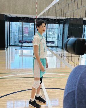 Sho Nishigaki Instagram - 🏐🦖
⁡
「TV LIFE」本日発売です。
今回のSHOTIMEは…
バレーボール編🏐
⁡
大好きなあのキャラになりきって、楽しみました！
⁡
ぜひ！