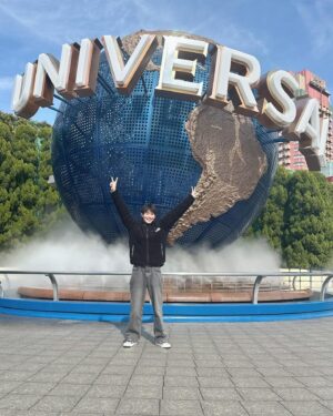 Sho Nishigaki Instagram - 🌏🎢
⁡
そういえば
ちょいと前に
伺いました。
⁡
昼間からビールもいただきました🍺
罪の味でした。
⁡
「酔ってるからいけるだろう」と
ジェットコースターに乗って無事に泣きました。
音楽はもちろん大阪LOVERです。
⁡