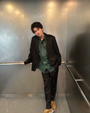 Sho Nishigaki Instagram - 🐈‍⬛🪞
⁡
#GIANNABOYFRIEND 
⁡
本日発売。
⁡
チェックしてね🪞