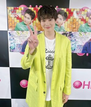 Sho Nishigaki Instagram - 🟢🟡
　
カレンダーイベントin仙台！
⁡
ありがとうございました〜！
⁡
今回もとっても楽しかったです！
⁡
蛍光イエローで攻めてみました👍
⁡
げっつ。
⁡
セットアップ
@suzukitakayuki_atelier 
⁡
Tシャツ
@zucca_official 
⁡
靴
@buttero_official