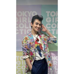 Sho Nishigaki Instagram - 💐🦜

TGCありがとうございました！

今回のステージのテーマは「1960年代」
ということで、リーゼントでの登場でした。

気持ちはジョントラボルタです🕺

さてさて、お友達がたくさんいまして
たくさん写真を撮りました。

こうき
同じ楽屋で仲良くなった杢代くん
もーりー兄弟のお二方
(4人で撮ってる時に混ぜてもらった)

楽しかったです！！

改めて、ありがとうございました〜！