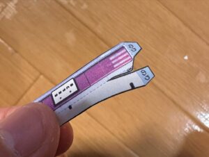 Shōhei Osada Instagram - 息子に頼まれたスープラ70（激シブ）のめっちゃめっちゃ細かいペーパークラフトを3時間かけて作り上げ、我ながら上出来と思い渡すと「へーかっこいい（棒読み）」と2回前後させて遊び終了、、、
次のやつを作ってくれという。。。

こんなパワハラあっていいんかよ！！泣

#休み
#ペーパークラフト
#子供
#パワハラ