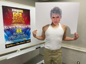 Shōhei Osada Instagram - 長田ショルダーです！

肩落とそうと思っても落とせませーん！

どこに行っても肩身狭くありませーん！

#長田ショルダー
#R-1グランプリ
#ENGEIグランドスラム