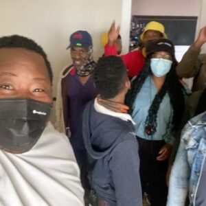 Shona Ferguson Instagram - Blessed to be working with amazing people. Thank you #Rockville5 & #TheQueenMzansi cast & crew. Love you all.