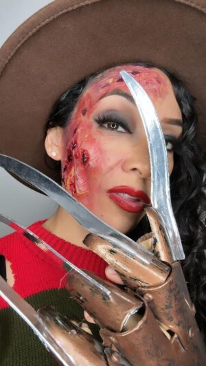 Shontae Saldana Instagram - “I chase my dreams, not people.”
-Taesty D!
•
Mad props to my talented girl @septemberburksart for the Freddy makeup 🙌🏽 🔥 😘 
•
#freddykrueger #horror #freddyscomingforyou #dream #scary #halloween #october #halloweenparty #party #shots #trending #nightmareonelmstreet #beautiful #mua #makeup #specialeffects #knife #knives #happy #happiness #costume #costumeparty #halloween #love #inspiration #motivation #nightmare #happyhalloween #scarymovie #trendingnow