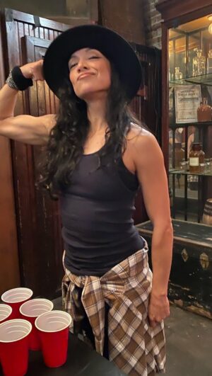 Shontae Saldana Instagram - “Always be thankful for everything… especially YOURSELF. Your beauty. Your body. Your growth. Your truth. Your uniqueness. Your laugh. Your health. Your heart. Your love. Your dopeness. Your existence. You.”
-Taesty D!
•
HAPPY THANKSGIVING y’all 🦃 @pineapplehillsaloon 
•
@lukayovetich @melissafumero @jimmahoney99 @danieldorr_  If you wanna watch somethin’ fun with the fam tonight.. check out our movie BAR FIGHT! Streaming on Apple TV, Hulu, YouTube, AMC & Amazon 🍺 
•
#happythanksgiving #turkey #gratitude #thankyou #barfight #movie #holidays #november #beerpong #game #family #friends #actress #rapper #writer #inspirationalspeaker #sport #flex #health #comedy #inspiration #motivation #mentalhealth #awareness #positivity #thursday #fyp #love #food #eat