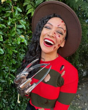 Shontae Saldana Instagram - “Wake up! You should only choose what chooses you. Know your worth… and never sleep again.”
-Taesty D!
•
Thank you @mccrackenmixes for doin’ ma face 😜🔥🔪 Y’all be safe out there this weekend!
•
#freddykrueger #horror #freddyscomingforyou #dream #scary #halloween #october #halloweenparty #party #shots #trending #nightmareonelmstreet #beautiful #mua #makeup #specialeffects #knife #knives #happy #happiness #costume #costumeparty #hot #love #inspiration #motivation #latina #movie #scarymovie #trendingnow