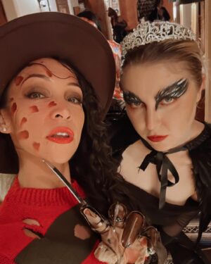 Shontae Saldana Instagram - “Wake up! You should only choose what chooses you. Know your worth… and never sleep again.”
-Taesty D!
•
Thank you @mccrackenmixes for doin’ ma face 😜🔥🔪 Y’all be safe out there this weekend!
•
#freddykrueger #horror #freddyscomingforyou #dream #scary #halloween #october #halloweenparty #party #shots #trending #nightmareonelmstreet #beautiful #mua #makeup #specialeffects #knife #knives #happy #happiness #costume #costumeparty #hot #love #inspiration #motivation #latina #movie #scarymovie #trendingnow