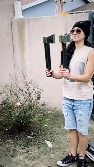 Shontae Saldana Instagram - “Reach for my goals.”
-Connor Price 
•
@thedriveclothing @connorprice @haviahmighty @moshouseofaxe @prideofgypsies 🪓 
•
#energy #axethrowing #sport #workout #fitness #artist #rapper #actress #jasonmomoa #taestydanger #trickshot #axe #axethrower #reels #fyp #trendingvideos #gratitude #blessed #talent #inspiration #motivation #life #goodvibes #music #inspirationalquotes #selflove #stunt #thursday #newartist #trendsetter