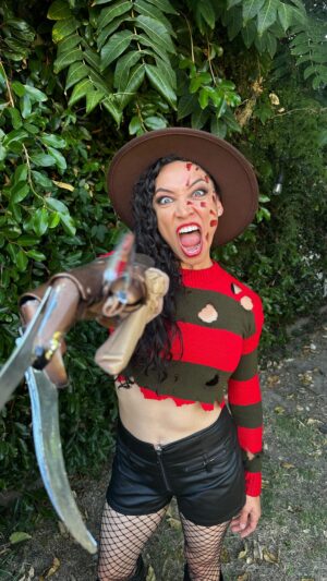 Shontae Saldana Instagram - “Follow yo dreams.”
-Sexy Krueger 🔪 
•
Shoutout to ma girl @mccrackenmixes for the bomb makeup and sweater 🖤 
•
#freddykrueger #horror #freddyscomingforyou #dream #scary #halloween #october #halloweenparty #party #shots #trending #nightmareonelmstreet #beautiful #mua #makeup #specialeffects #knife #knives #happy #happiness #costume #costumeparty #hot #love #inspiration #motivation #latina #movie #scarymovie #trendingnow