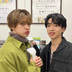 Shoot Mori Instagram - ファミリーマートで展開されているFamilyMartVisionにて放映中の「ファミBasket」にふみくんと登場しています！

@famima_now 
@familymart.japan 

👕衣装👖
jacket / tops / pants
@cullni 
@sian.pr 

#PR
#FamilyMartVision
#ファミリーマートビジョン
#ファミマビジョン