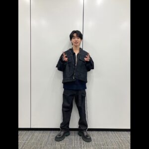 Shoot Mori Instagram - ファミリーマートで展開されているFamilyMartVisionにて放映中の「ファミBasket」にふみくんと登場しています！

@famima_now 
@familymart.japan 

👕衣装👖
jacket / tops / pants
@cullni 
@sian.pr 

#PR
#FamilyMartVision
#ファミリーマートビジョン
#ファミマビジョン