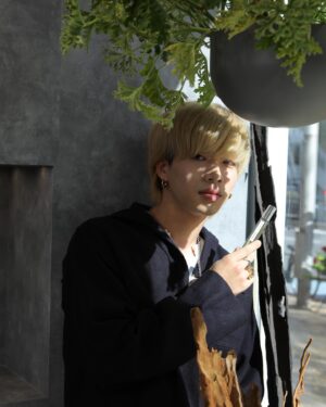 Shoot Mori Instagram - THREE初のフレグランス 「エッセンシャルセンツ」の発売記念のポップアップイベントにお邪魔しました！
THREE ESSENTIAL SCENTS GARDEN自然と呼応する香りの世界 
「エッセンシャルセンツ ガーデン」
どれも素敵な香りで幸せな空間でした！

@threecosmetics #PR #エッセンシャルセンツ #フレグランス