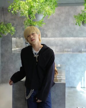 Shoot Mori Instagram - THREE初のフレグランス 「エッセンシャルセンツ」の発売記念のポップアップイベントにお邪魔しました！
THREE ESSENTIAL SCENTS GARDEN自然と呼応する香りの世界 
「エッセンシャルセンツ ガーデン」
どれも素敵な香りで幸せな空間でした！

@threecosmetics #PR #エッセンシャルセンツ #フレグランス