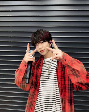 Shoot Mori Instagram - 今年も、ももいろ歌合戦にBUDDiiSで出れて嬉しい✌🏻
見てくれた方ありがとうございました！

そして、2023年皆様ありがとうございました！🙏
沢山の感謝でいっぱいです！🙇‍♂️

自分自身、沢山成長できた良い年でした！☺️
来年もそう思えるように全力で突き進んでいくので
皆様応援の方よろしくお願い致します✌🏻

良いお年を☺️