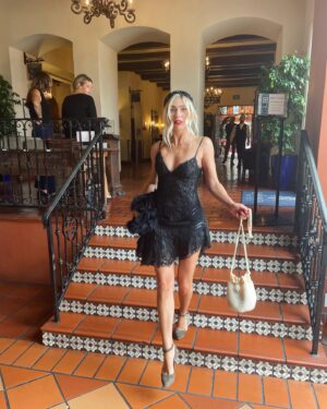 Shoshana Bush Instagram - Never not at a wedding 🫠 the girl throwing shade behind me feels the same way 🫶🏻 dress by @dee_larsen