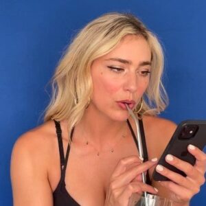 Shoshana Bush Instagram - I told my dad I wanted to quit acting and he said I was crazy. The truth is, it’s a hard life to sustain while keeping your mental health stable and strong. These are glimpses of auditions I’ve either never heard back from, went as straight offers to celebrities, or spent $250 on a 1 hr coaching to then be told the project is shelved. Some of these have no one in the room and I’m making eye contact with a wall I’m supposed to have chemistry with, while others I’ve had less than 24hrs to prepare with 12 pages of sides. And there are certainly the ones Ive had enough time with, did a proud job doing and I just wasn’t the one. It’s fucking tough guys. So really this is a nod to my fellow actors that keep being told no and are doing great work and just haven’t had their shot. I’m grateful I get to have fun bringing these characters to life as my job and shout out to my boys @ajuliomacias @mr_georgeelliott @brandonxhowell @petepoznanski @jared_schwartz_50 and my girl @ashleyelainewilson who put me on tape and who have dealt with my neuroses to get the perfect take. I love you guys so much. And to all the characters I’ve brought to life and had to let go. I love you too…even if I got to be in your shoes for just a moment. 🎭