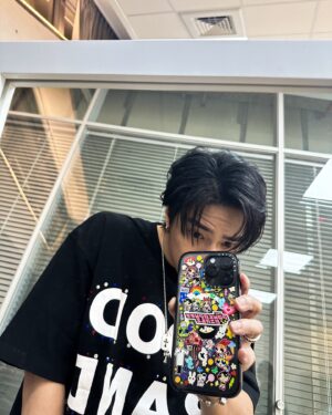 Shou Lou Instagram - 買了新手機殼
非常滿意
