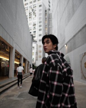 Shou Lou Instagram - Chill
